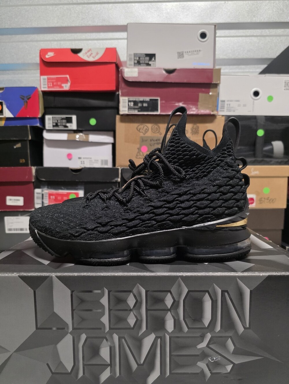 Nike LeBron 15 'Metallic Gold' Sz 11